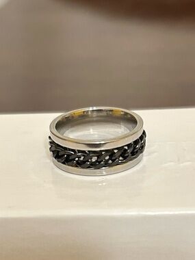 Size 8.5 Silver & Black Chain Fidget Spinner Ring Stainless Steel NWOT